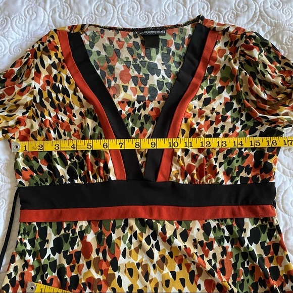 Geometric Earth Tone Top by Petite Sophisticate - Picture 9 of 11